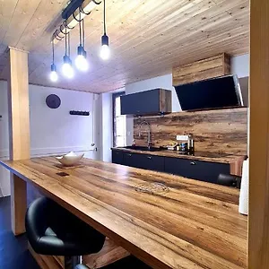 Charmante Maison De Bourg, Dans Les Hauteurs Auvergnate ! Hébergement de vacances Nonette