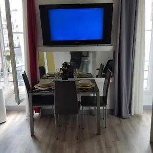  Appartement A Place De Clichy