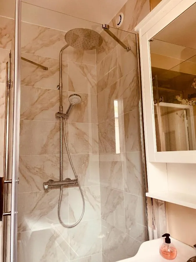 Parisian Style Appartment Private Room With Shared Bathroom Near Bastille And Gare De Lyon Francia